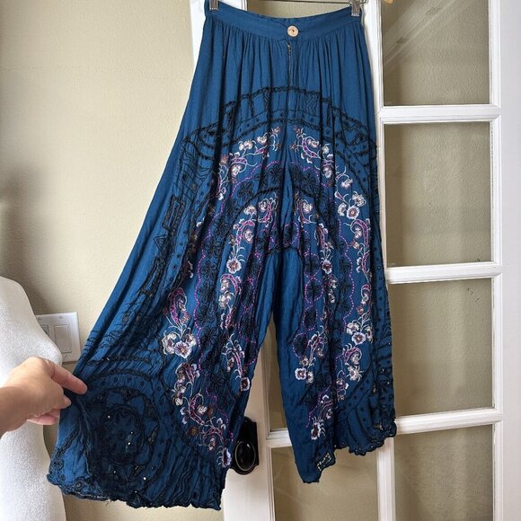 RARE FREE PEOPLE Beaded Crochet Wide Leg Palazzo Pants - 0 - Picture 2 of 13